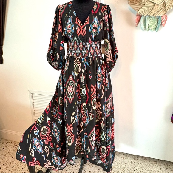 Tolani Dresses & Skirts - TOLANI Long Black Geometric Tribal Print Asymmetrical Contrast NEW Maxi Dress!